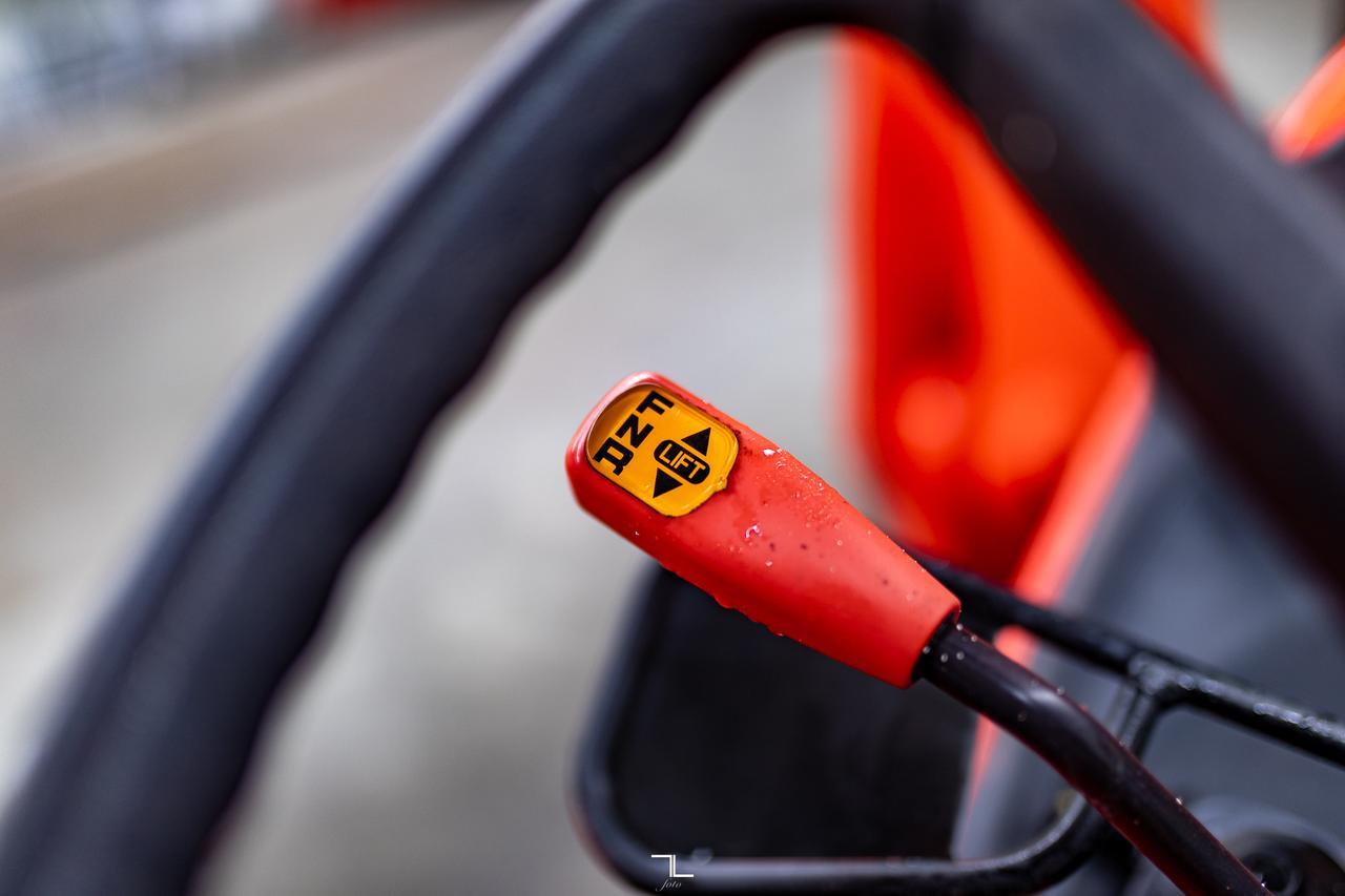 2015 Kubota M7040SUD 4WD Tractor Loader Grapple Diesel Red Deer AB