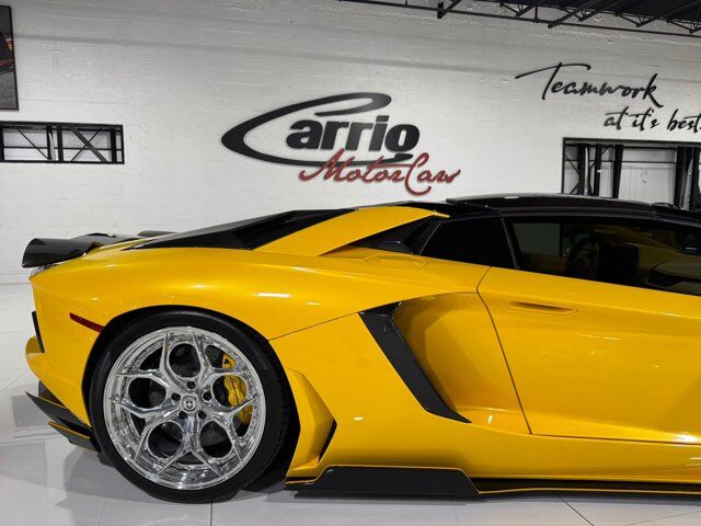 2015 Lamborghini Aventador Roadster Giallo Orion paint/calipers, custom interior, HRE wheels, Sensonum audio AND MUCH MORE!!! Fort Lauderdale FL