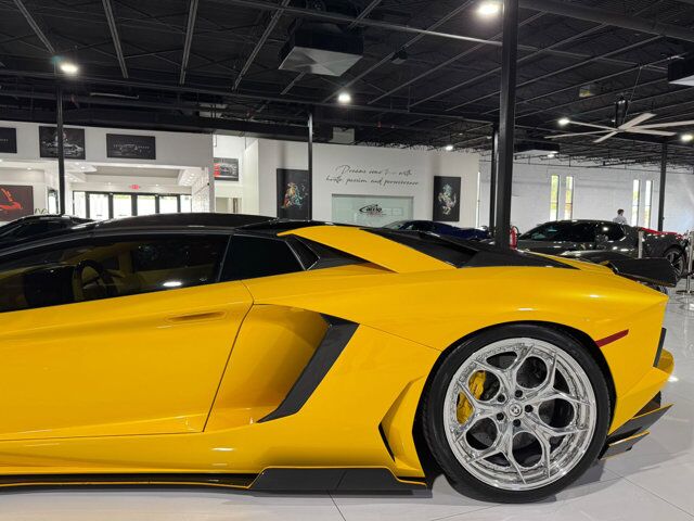 2015 Lamborghini Aventador Roadster Giallo Orion paint/calipers, custom interior, HRE wheels, Sensonum audio AND MUCH MORE!!! Fort Lauderdale FL