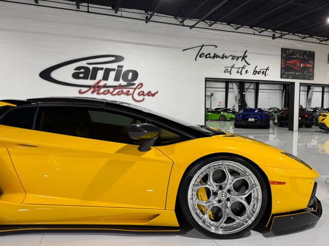 2015 Lamborghini Aventador Roadster Giallo Orion paint/calipers, custom interior, HRE wheels, Sensonum audio AND MUCH MORE!!! Fort Lauderdale FL