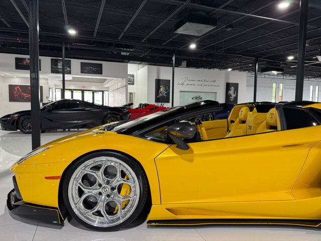 2015 Lamborghini Aventador Roadster Giallo Orion paint/calipers, custom interior, HRE wheels, Sensonum audio AND MUCH MORE!!! Fort Lauderdale FL