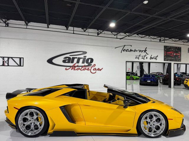 2015 Lamborghini Aventador Roadster Giallo Orion paint/calipers, custom interior, HRE wheels, Sensonum audio AND MUCH MORE!!! Fort Lauderdale FL