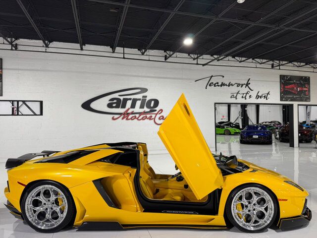 2015 Lamborghini Aventador Roadster Giallo Orion paint/calipers, custom interior, HRE wheels, Sensonum audio AND MUCH MORE!!! Fort Lauderdale FL