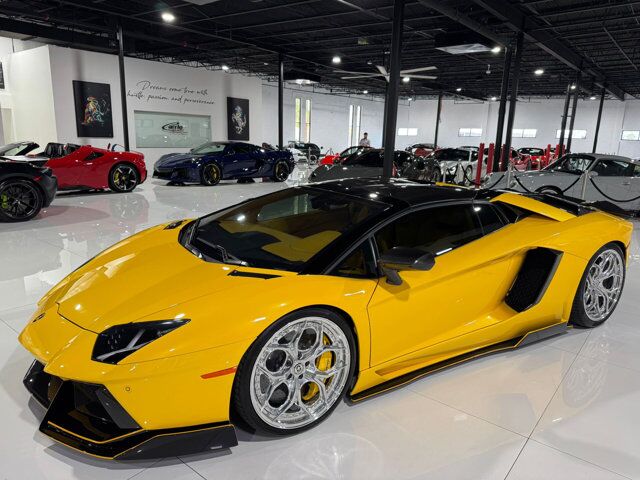 2015 Lamborghini Aventador Roadster Giallo Orion paint/calipers, custom interior, HRE wheels, Sensonum audio AND MUCH MORE!!! Fort Lauderdale FL