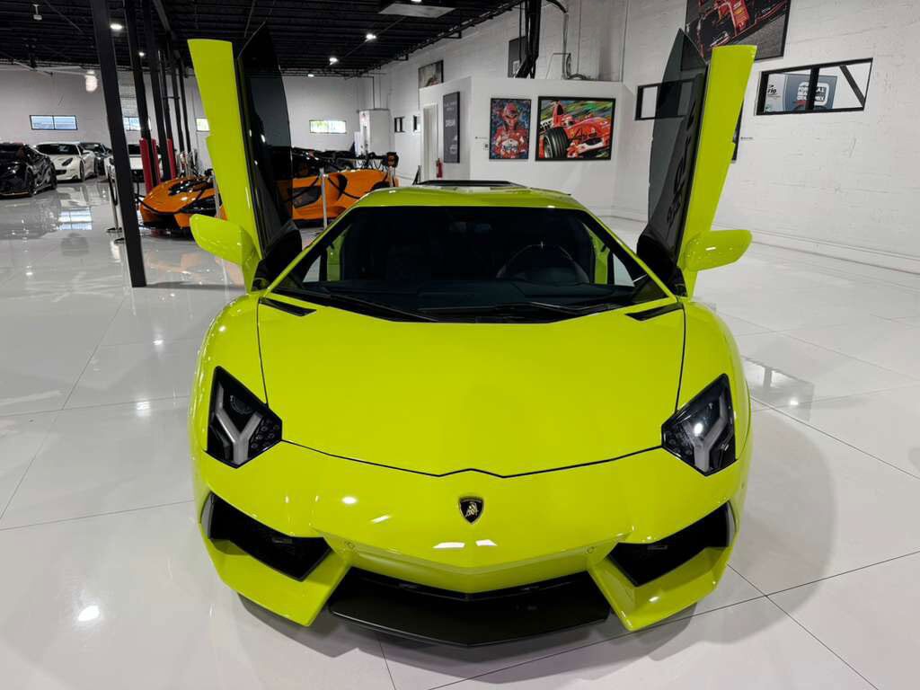 2015 Lamborghini Aventador Verde Scandal paint, Ad Personam interior, Sensonum audio, carbon galore AND MORE!! Fort Lauderdale FL