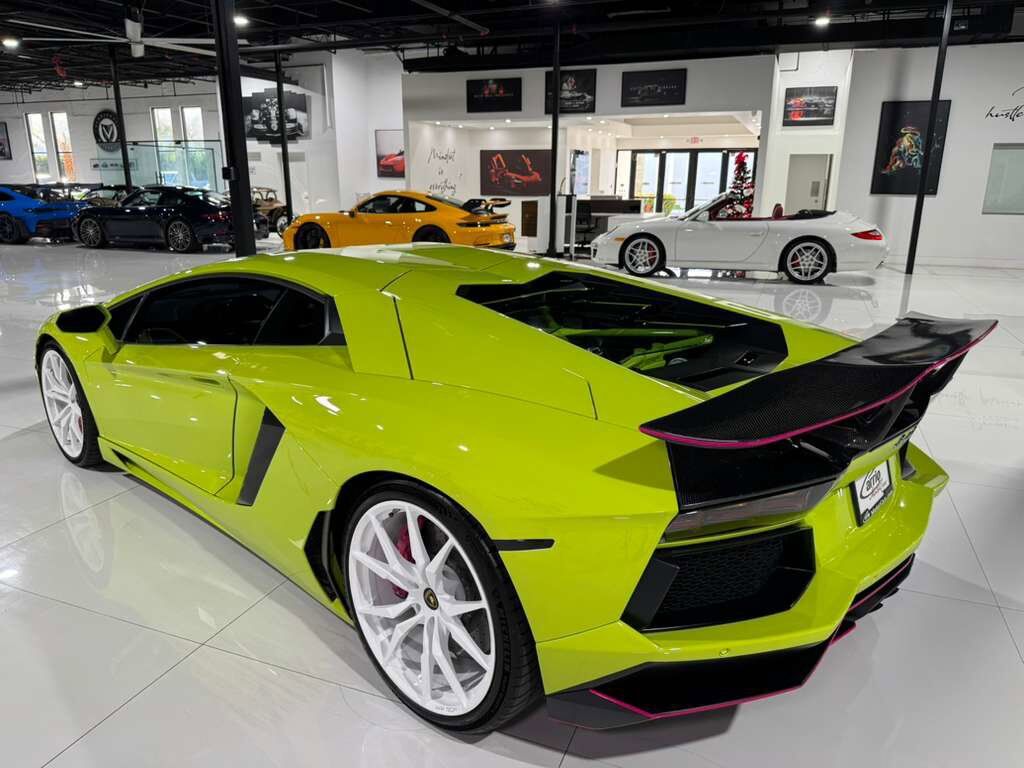 2015 Lamborghini Aventador Verde Scandal paint, Ad Personam interior, Sensonum audio, carbon galore AND MORE!! Fort Lauderdale FL