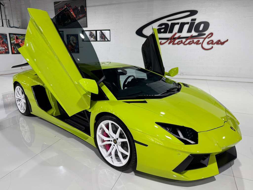 2015 Lamborghini Aventador Verde Scandal paint, Ad Personam interior, Sensonum audio, carbon galore AND MORE!! Fort Lauderdale FL