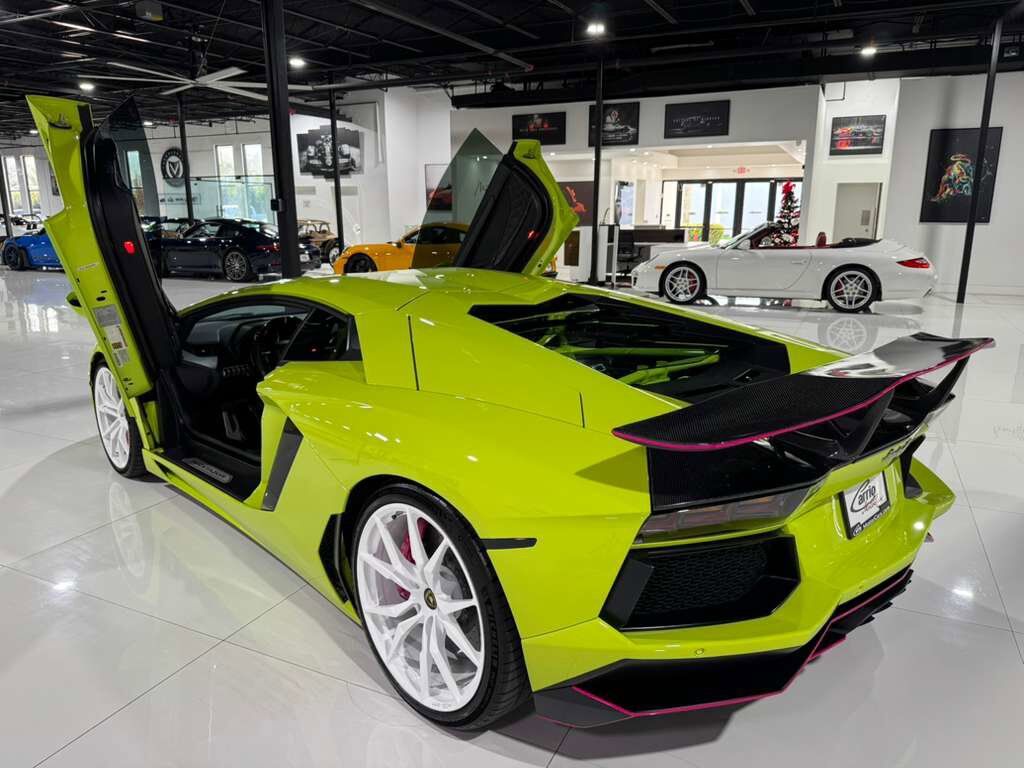 2015 Lamborghini Aventador Verde Scandal paint, Ad Personam interior, Sensonum audio, carbon galore AND MORE!! Fort Lauderdale FL