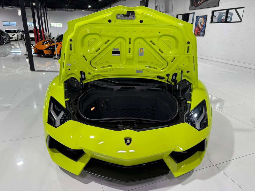 2015 Lamborghini Aventador Verde Scandal paint, Ad Personam interior, Sensonum audio, carbon galore AND MORE!! Fort Lauderdale FL