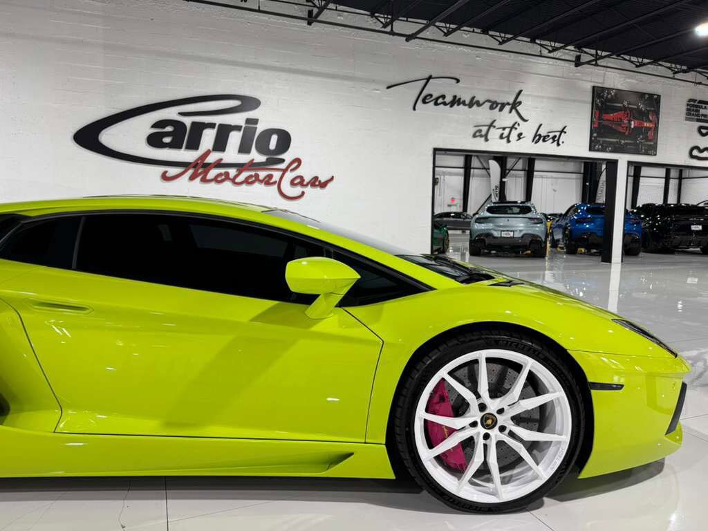 2015 Lamborghini Aventador Verde Scandal paint, Ad Personam interior, Sensonum audio, carbon galore AND MORE!! Fort Lauderdale FL