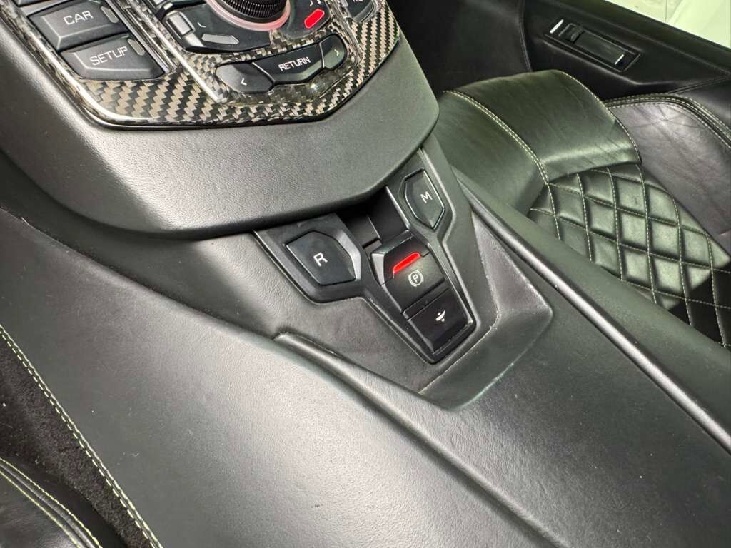 2015 Lamborghini Aventador Verde Scandal paint, Ad Personam interior, Sensonum audio, carbon galore AND MORE!! Fort Lauderdale FL