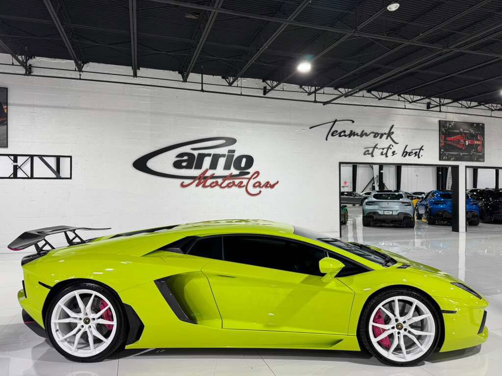 2015 Lamborghini Aventador Verde Scandal paint, Ad Personam interior, Sensonum audio, carbon galore AND MORE!! Fort Lauderdale FL