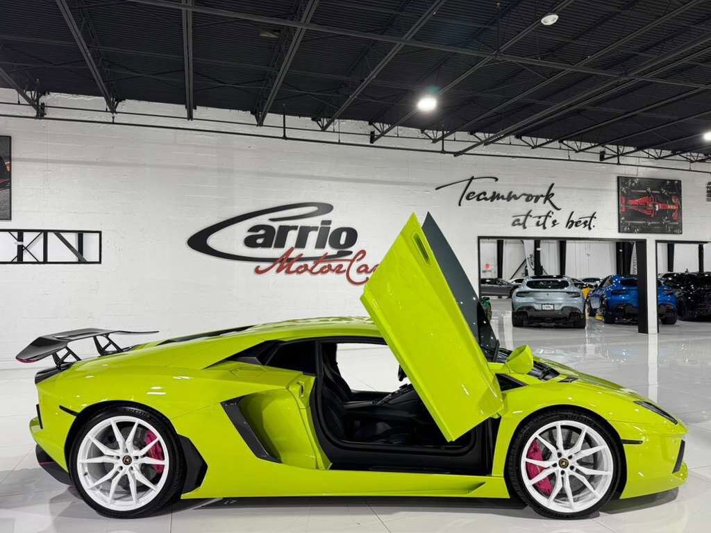 2015 Lamborghini Aventador Verde Scandal paint, Ad Personam interior, Sensonum audio, carbon galore AND MORE!! Fort Lauderdale FL