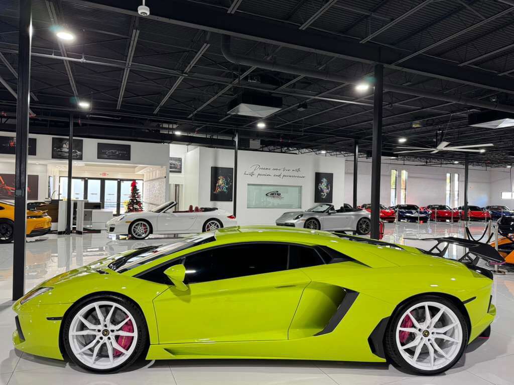 2015 Lamborghini Aventador Verde Scandal paint, Ad Personam interior, Sensonum audio, carbon galore AND MORE!! Fort Lauderdale FL