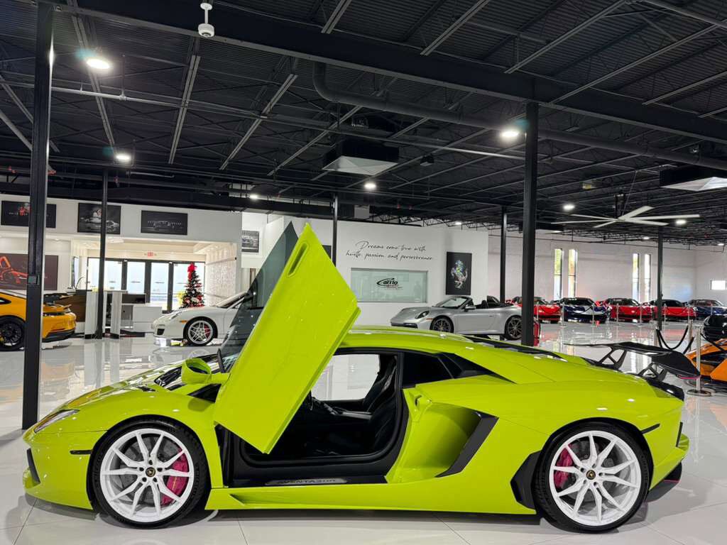 2015 Lamborghini Aventador Verde Scandal paint, Ad Personam interior, Sensonum audio, carbon galore AND MORE!! Fort Lauderdale FL
