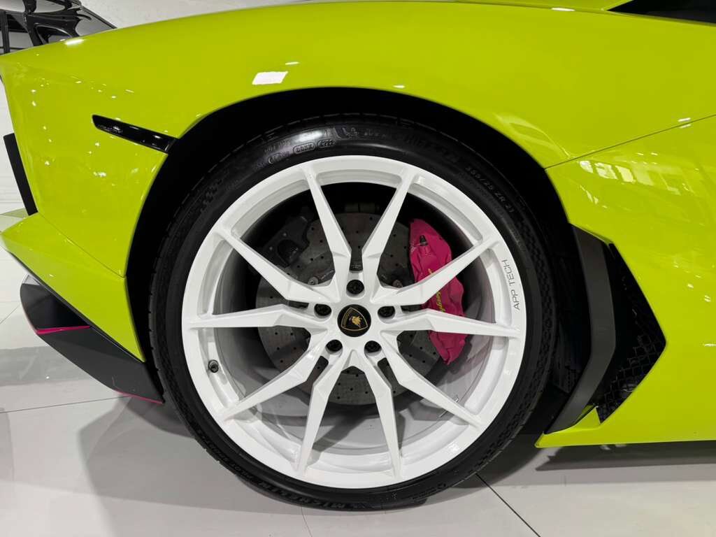 2015 Lamborghini Aventador Verde Scandal paint, Ad Personam interior, Sensonum audio, carbon galore AND MORE!! Fort Lauderdale FL