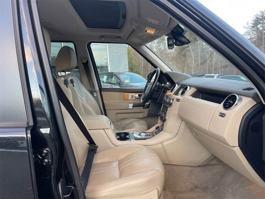 2015 Land Rover LR4 Base Orange MA