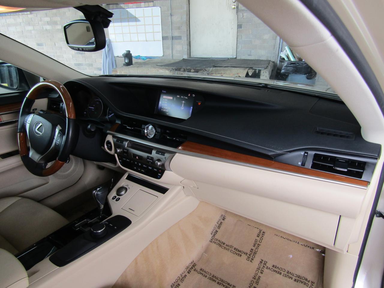 2015 Lexus ES 300h 4dr Sdn Hybrid Grand Prairie TX