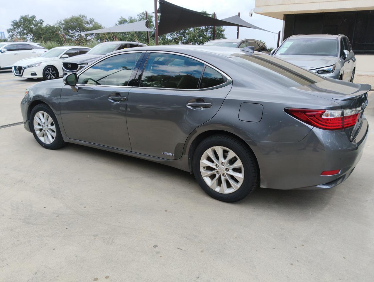 2015 Lexus ES 300h Hybrid