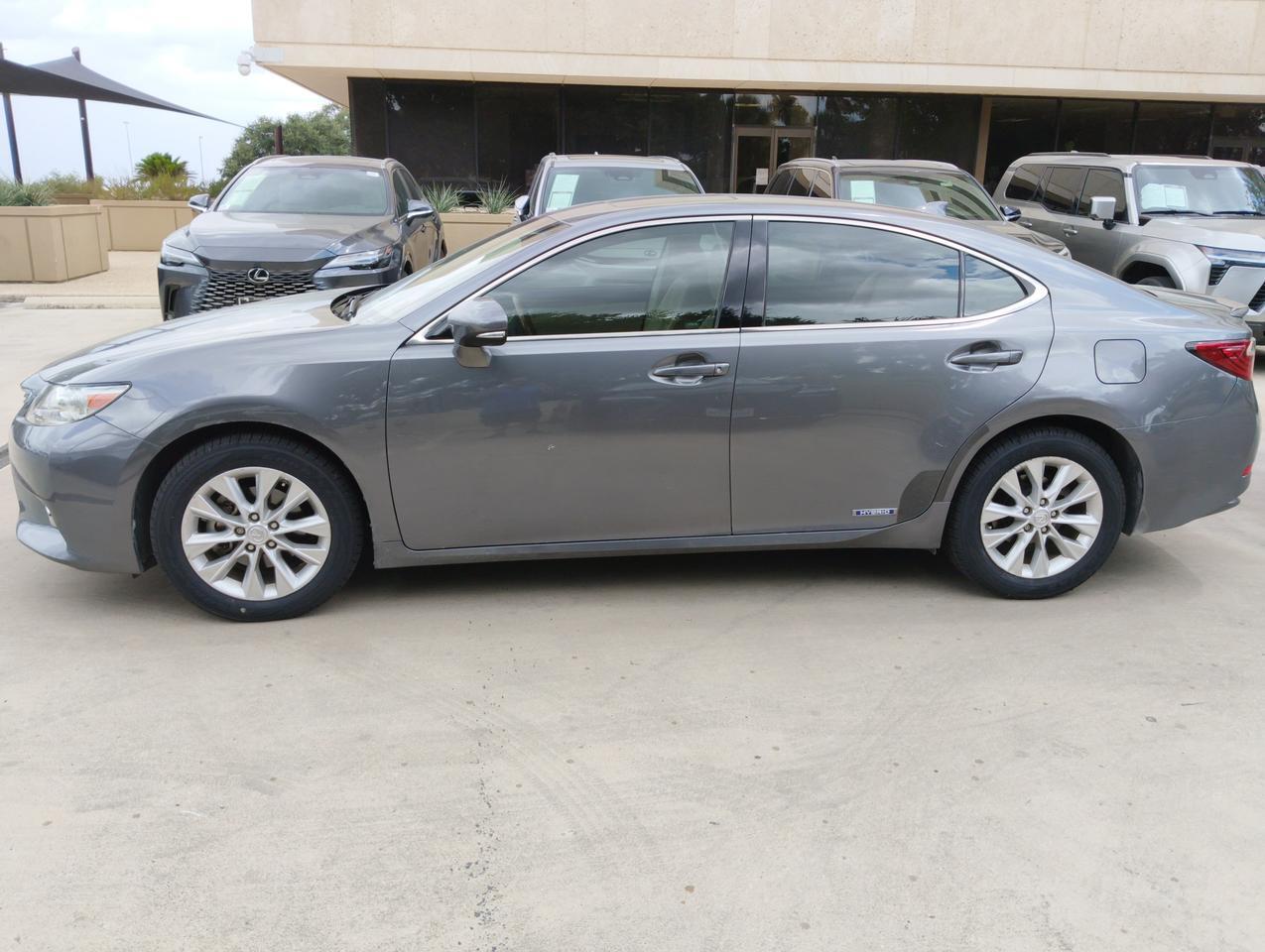 2015 Lexus ES 300h