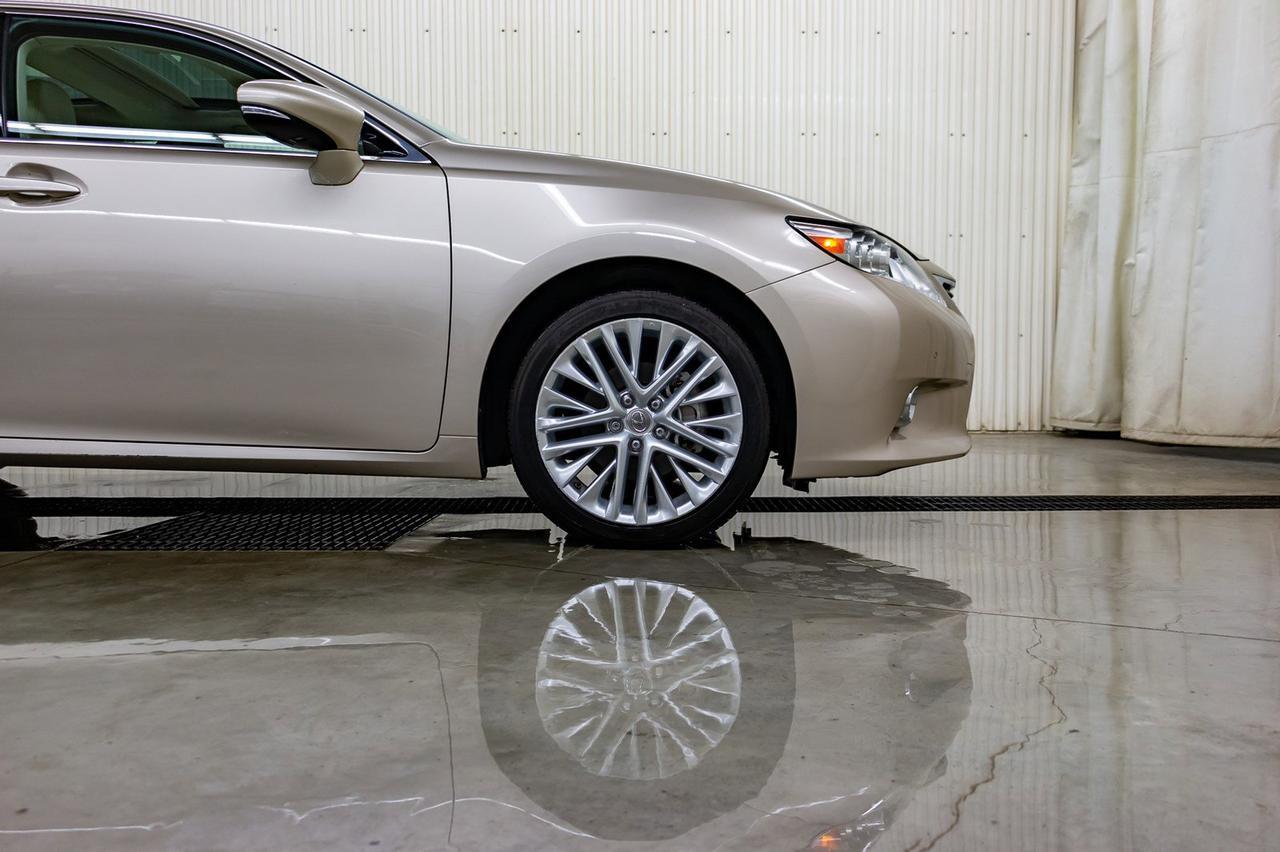 2015 Lexus ES 350 Luxury Sedan Red Deer AB