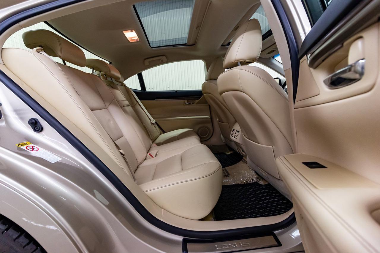 2015 Lexus ES 350 Ultra Luxury Package Leather Roof Nav Red Deer AB