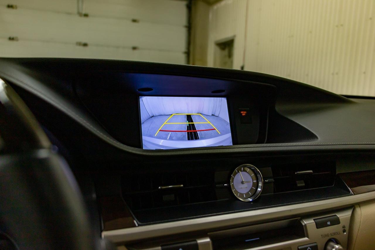 2015 Lexus ES 350 Ultra Luxury Package Leather Roof Nav Red Deer AB