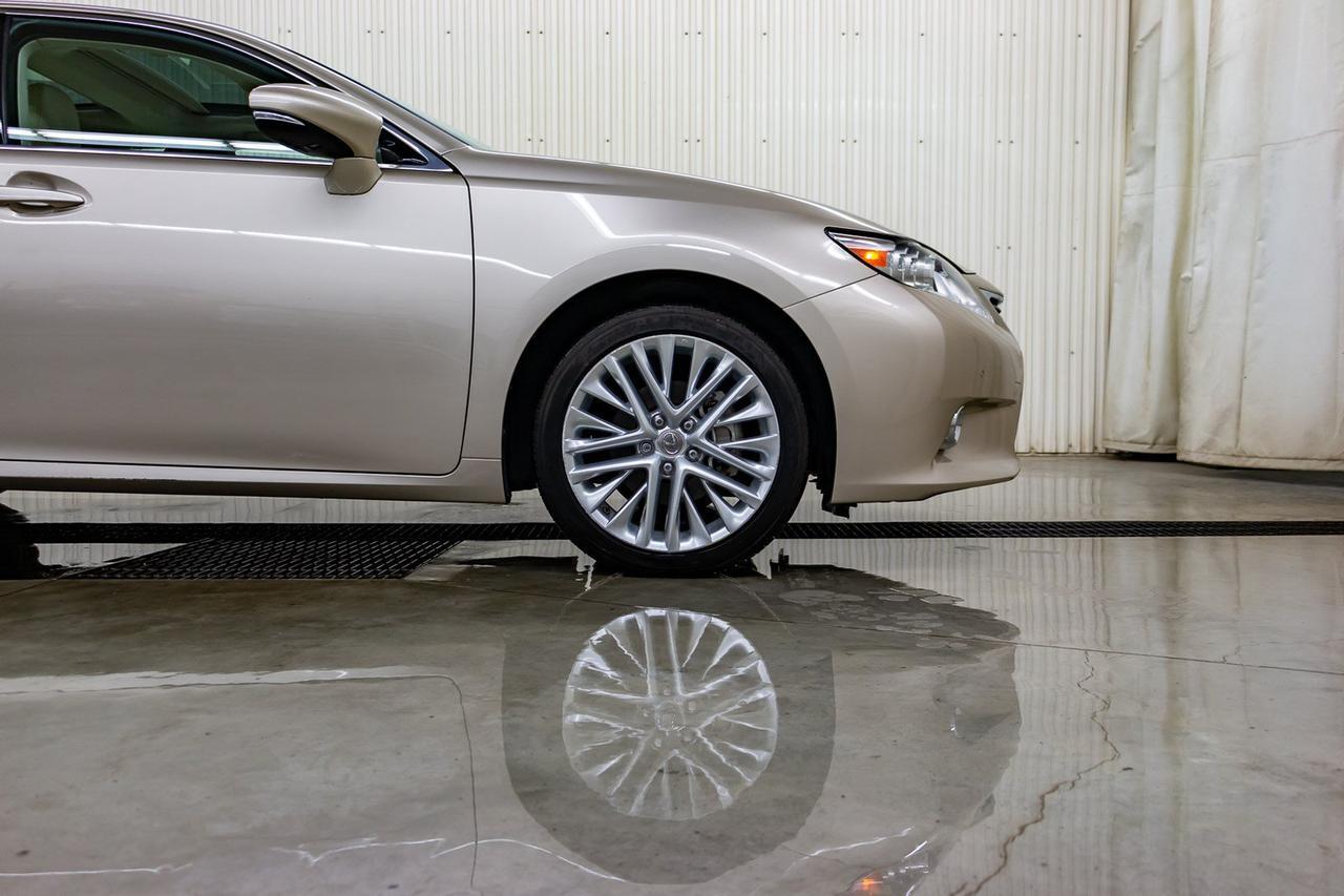 2015 Lexus ES 350 Ultra Luxury Package Leather Roof Nav Red Deer AB