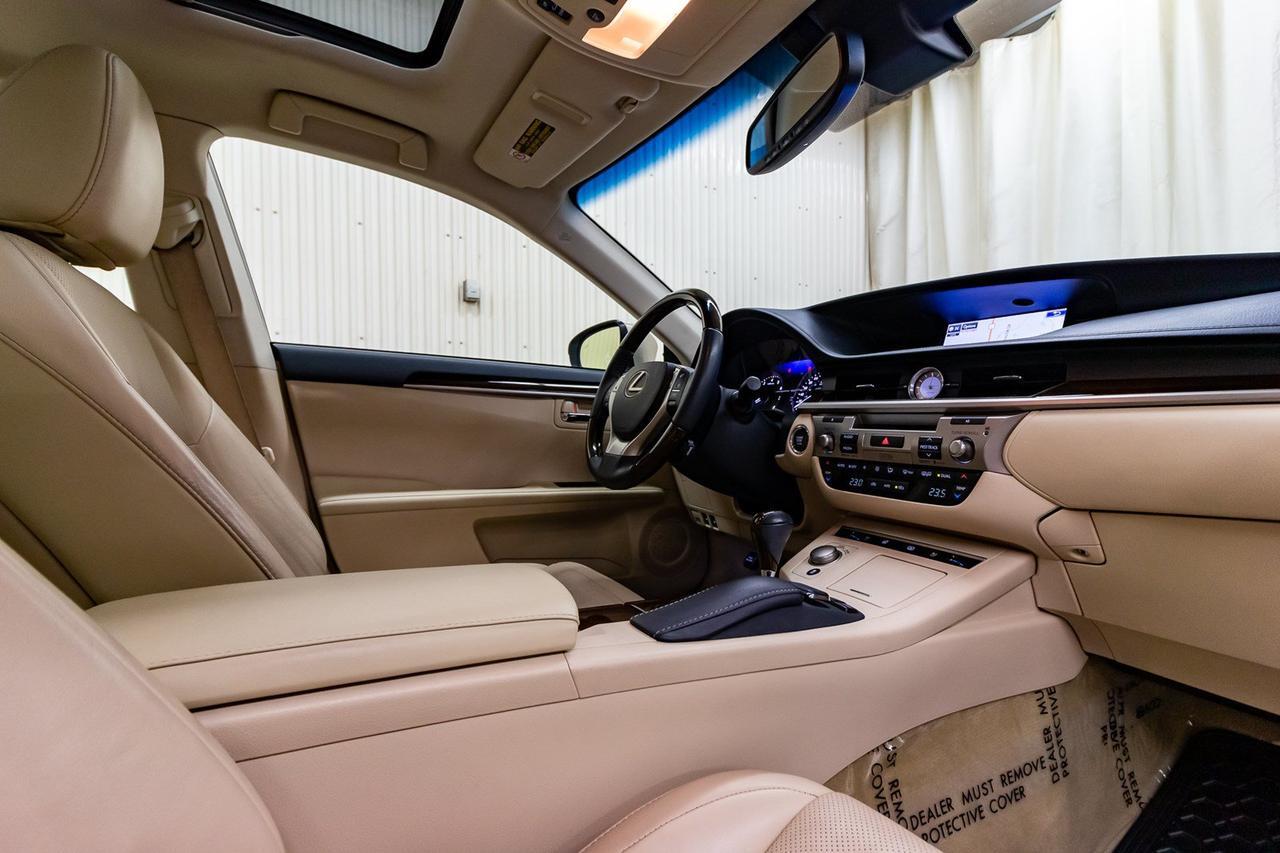 2015 Lexus ES 350 Ultra Luxury Package Leather Roof Nav Red Deer AB