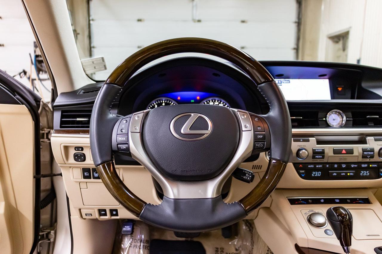 2015 Lexus ES 350 Ultra Luxury Package Leather Roof Nav Red Deer AB