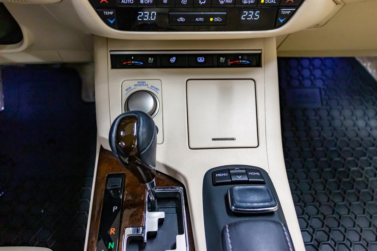 2015 Lexus ES 350 Ultra Luxury Package Leather Roof Nav Red Deer AB