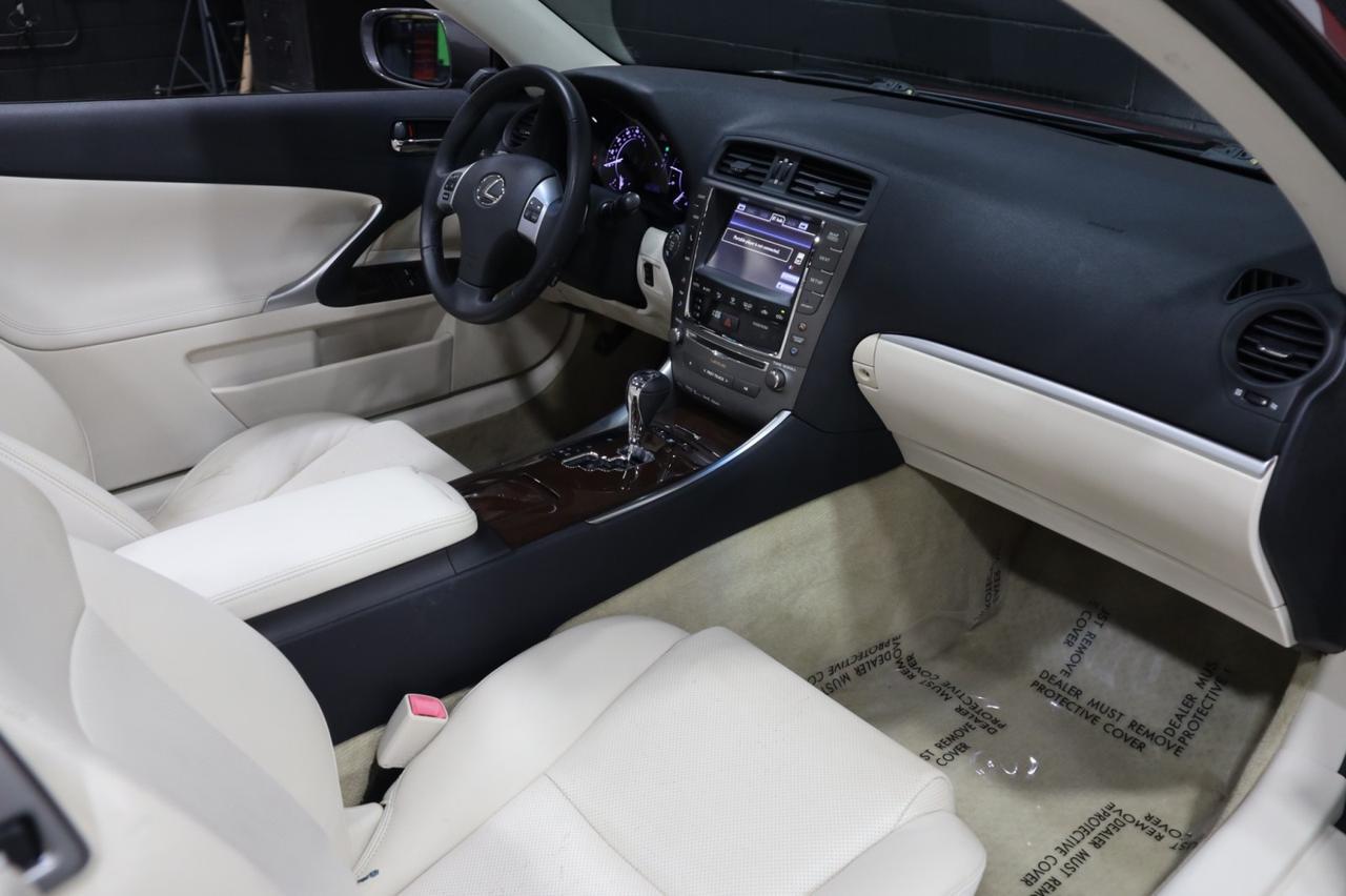 2015 Lexus IS 250C w/Navigation 2dr Convertible Skokie IL