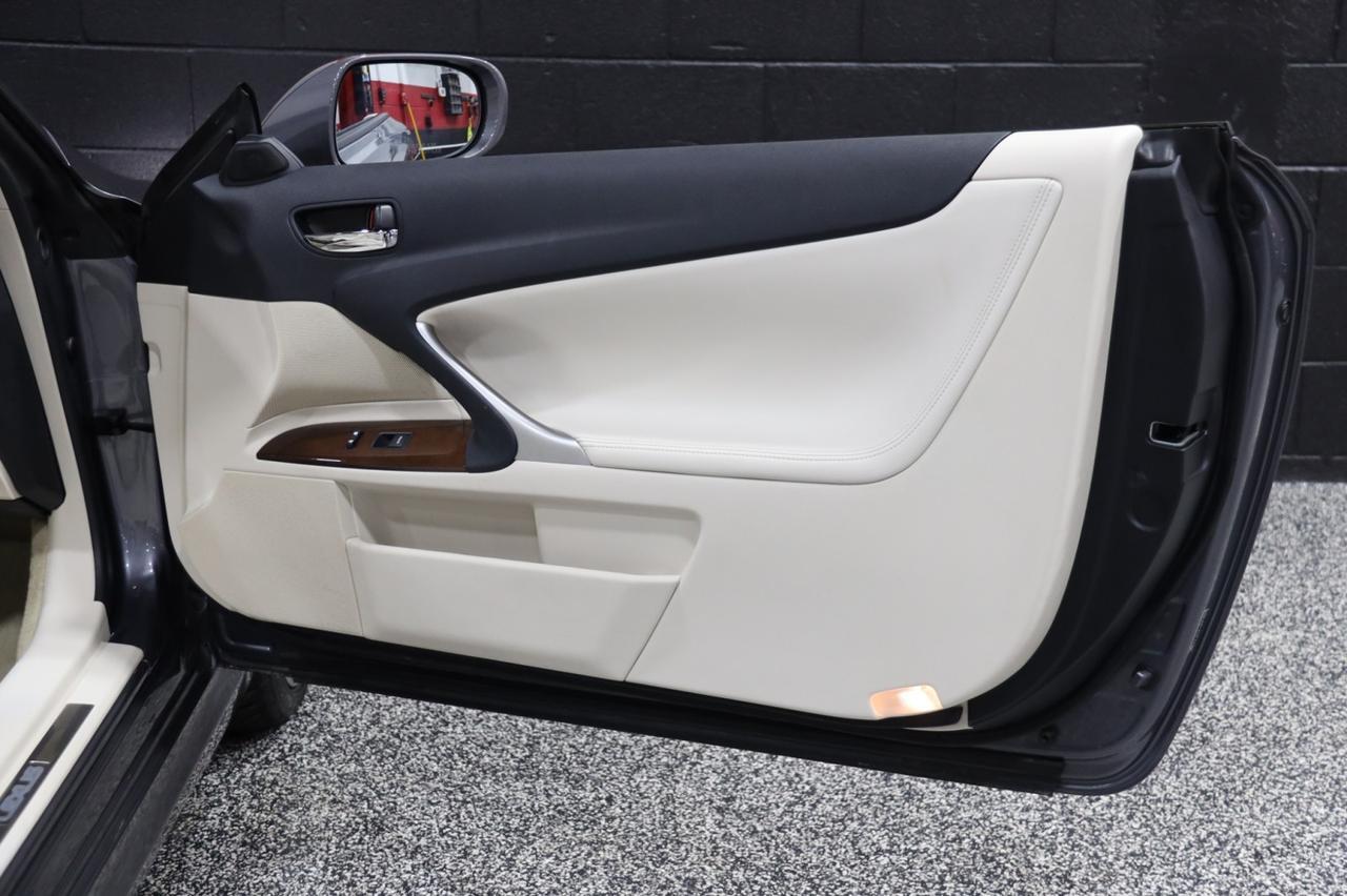 2015 Lexus IS 250C w/Navigation 2dr Convertible Skokie IL