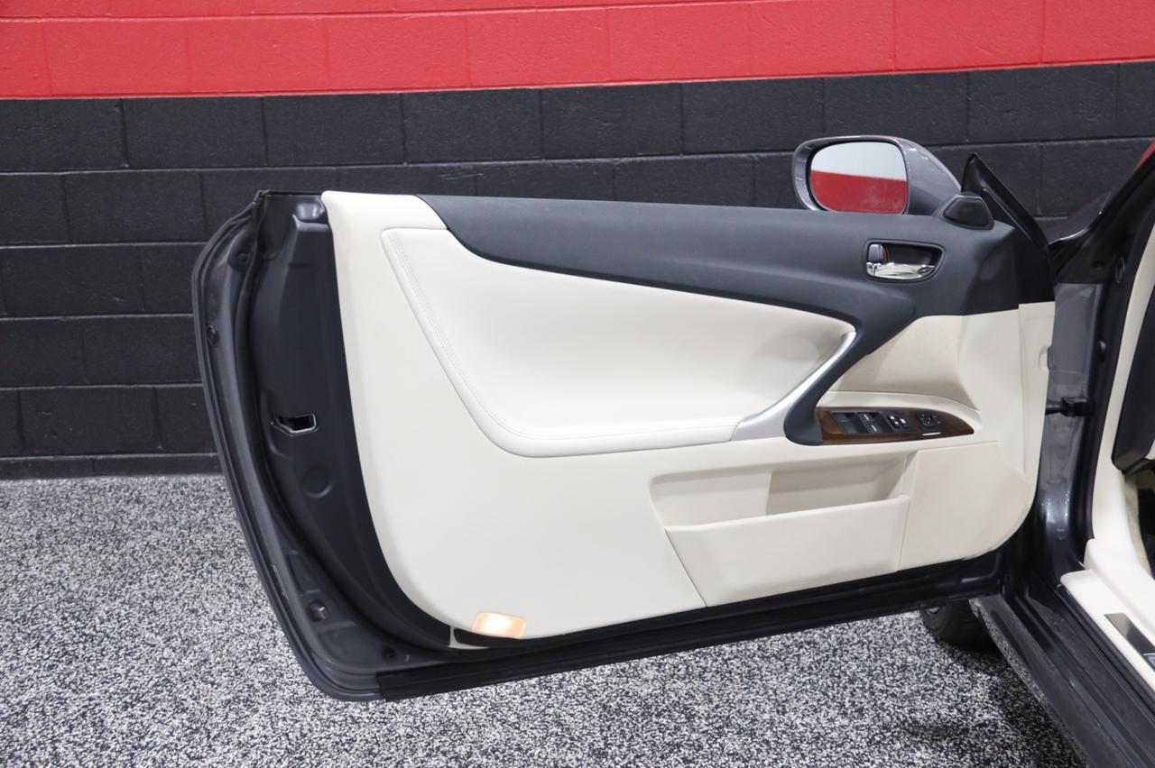 2015 Lexus IS 250C w/Navigation 2dr Convertible Skokie IL