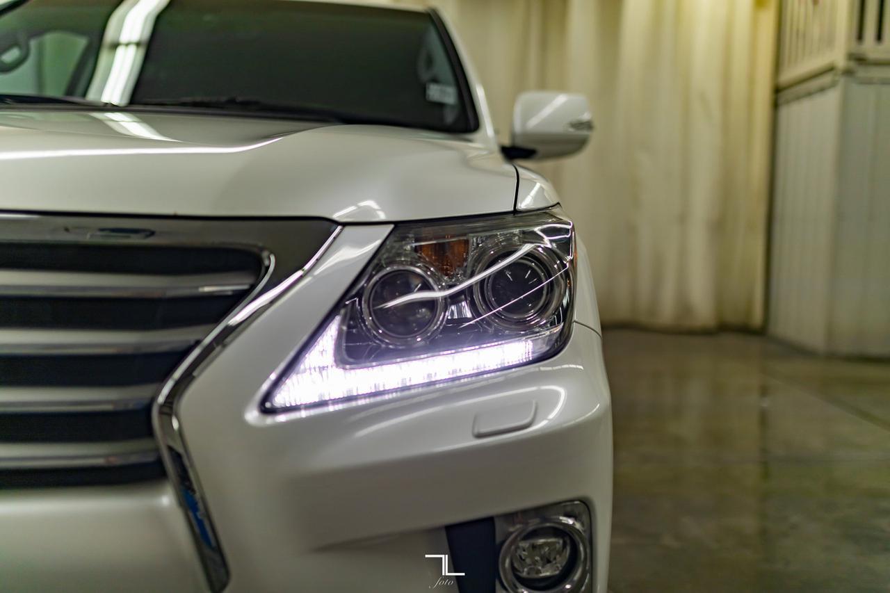2015 Lexus LX 570 AWD Luxury Leather Roof Nav BCam DVD Red Deer AB