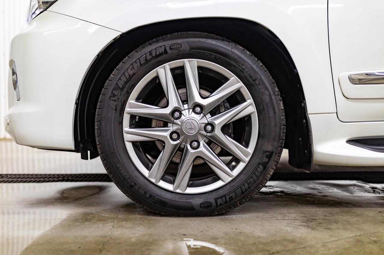 2015 Lexus LX 570 AWD Luxury Leather Roof Nav BCam DVD Red Deer AB