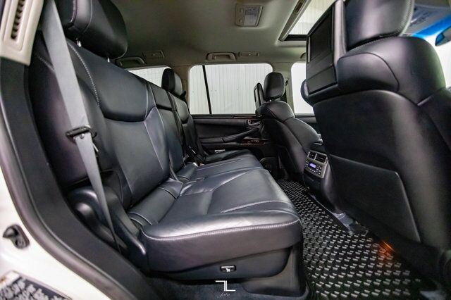 2015 Lexus LX 570 AWD Luxury Leather Roof Nav BCam DVD Red Deer AB