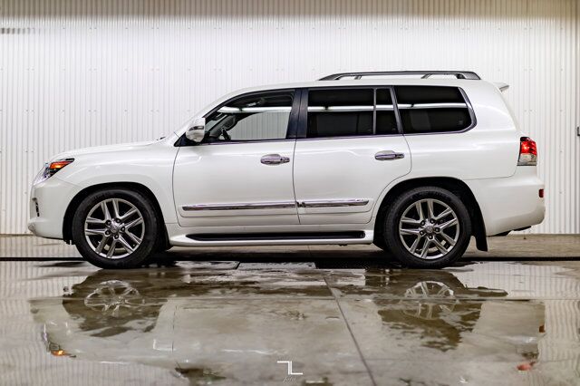 2015 Lexus LX 570 AWD Luxury Leather Roof Nav BCam DVD Red Deer AB
