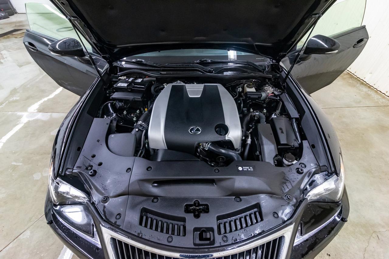 2015 Lexus RC 350 AWD Executive Pkg. Leather Roof Nav Red Deer AB