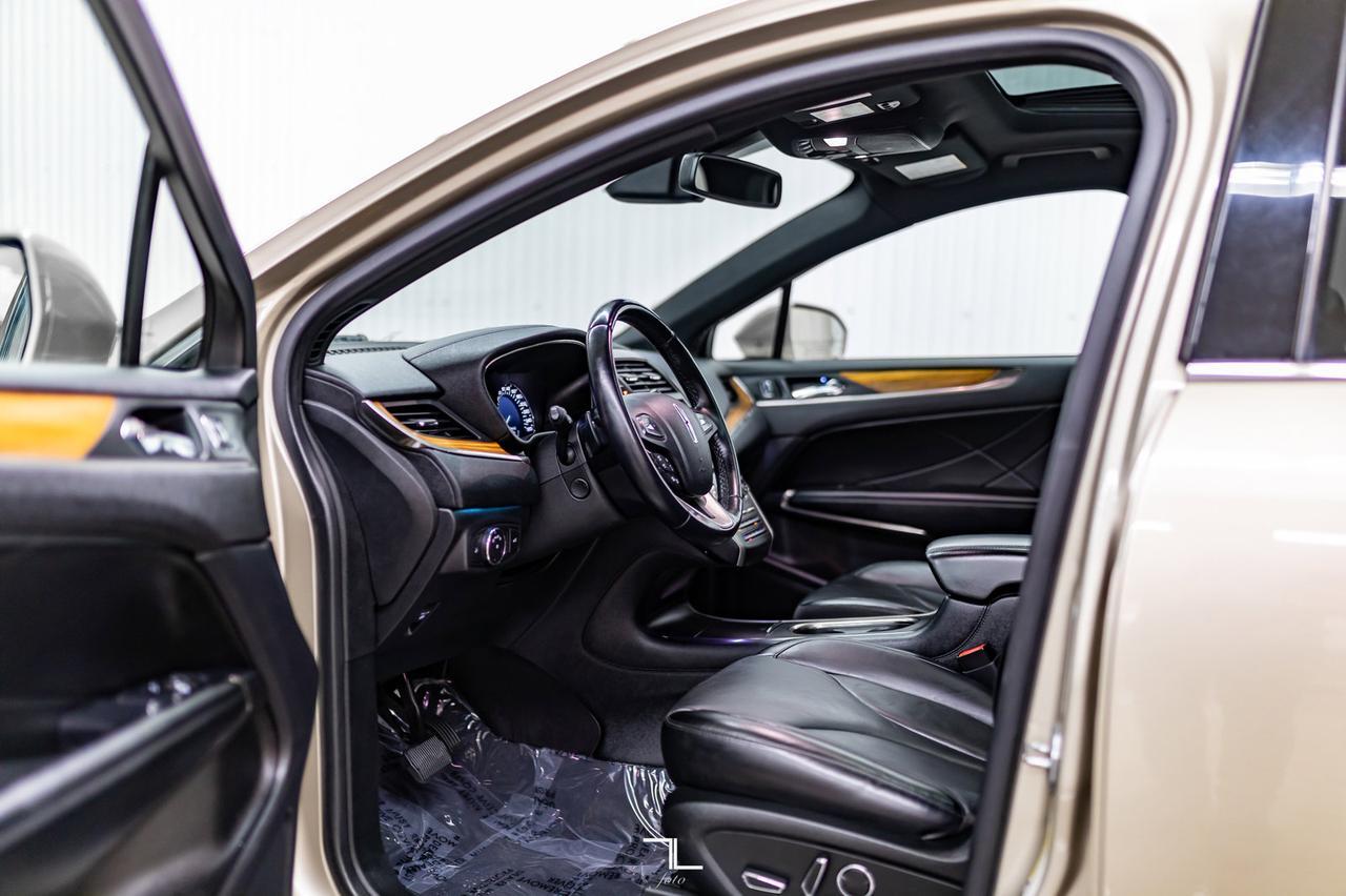 2015 Lincoln MKC AWD Luxury Leather Roof Nav BCam Red Deer AB