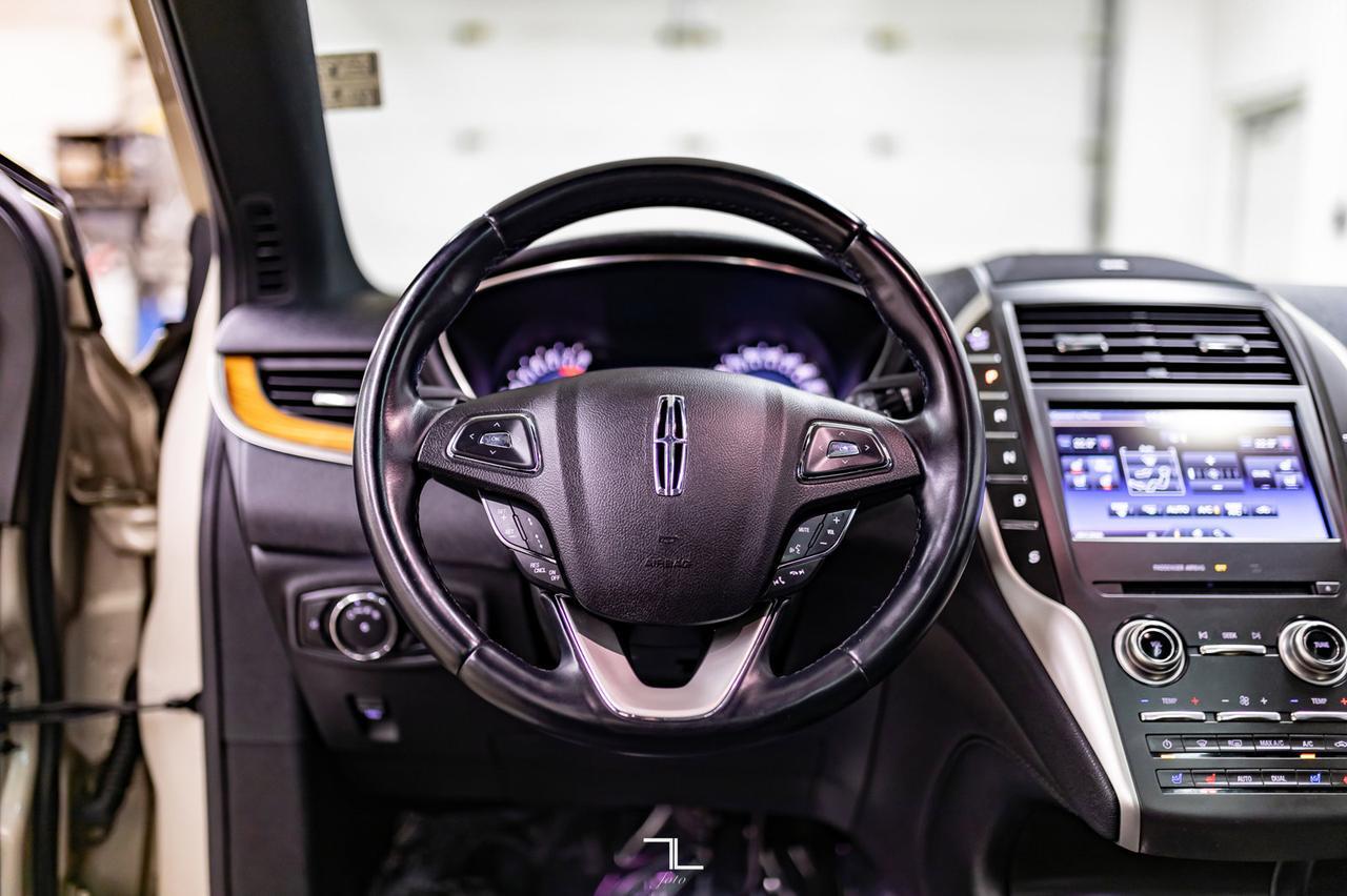 2015 Lincoln MKC AWD Luxury Leather Roof Nav BCam Red Deer AB