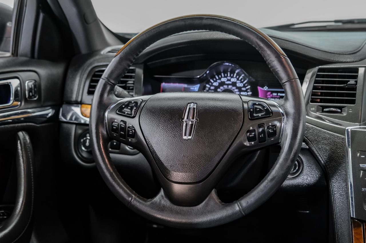 2015 Lincoln MKS BLIND SPOT ASSIST NAVIGATION PANORAMA LEATHER SEATS REAR CAMERA KEYLESS START Carrollton TX