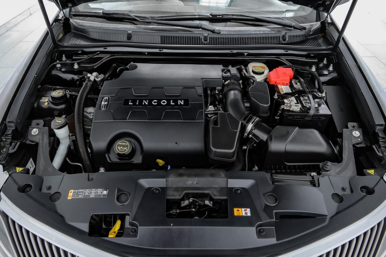 2015 Lincoln MKS BLIND SPOT ASSIST NAVIGATION PANORAMA LEATHER SEATS REAR CAMERA KEYLESS START Carrollton TX