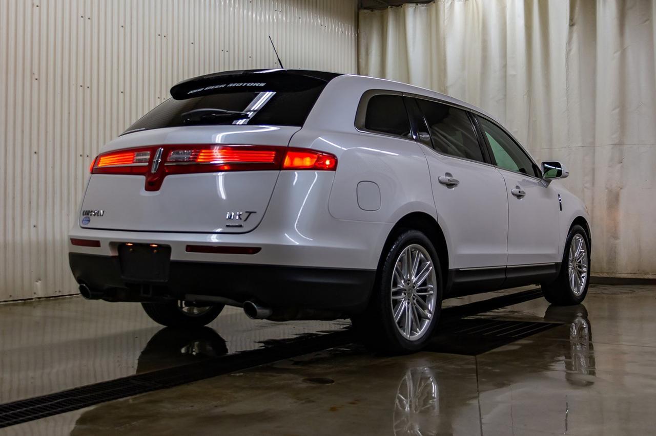 2015 Lincoln MKT AWD Luxury Edition Leather Roof Nav Red Deer AB