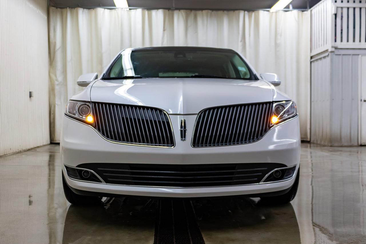 2015 Lincoln MKT AWD Luxury Edition Leather Roof Nav Red Deer AB