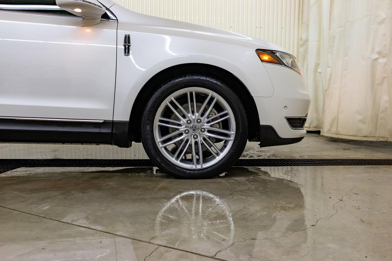 2015 Lincoln MKT AWD Luxury Edition Leather Roof Nav Red Deer AB