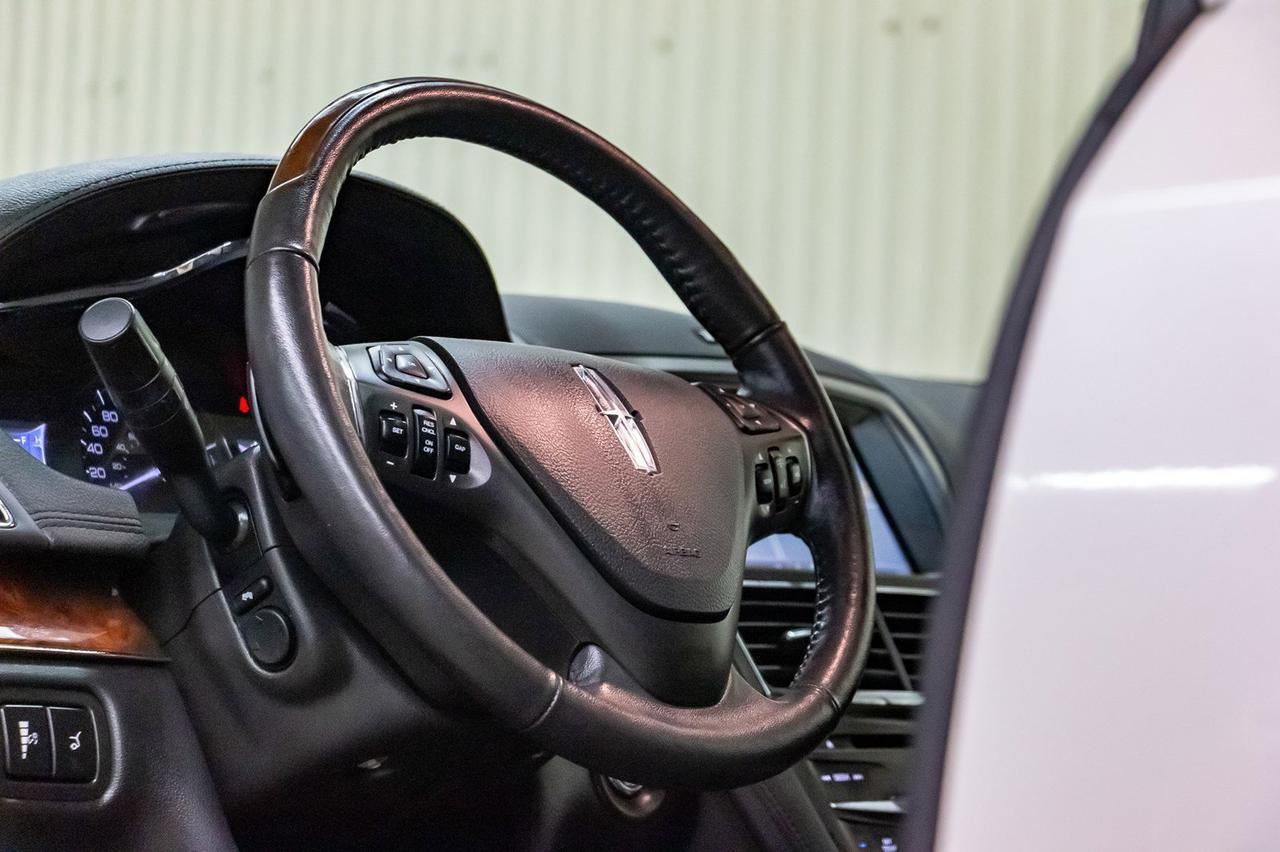 2015 Lincoln MKT AWD Luxury Edition Leather Roof Nav Red Deer AB