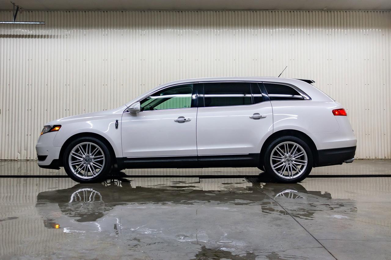 2015 Lincoln MKT AWD Luxury Edition Leather Roof Nav Red Deer AB