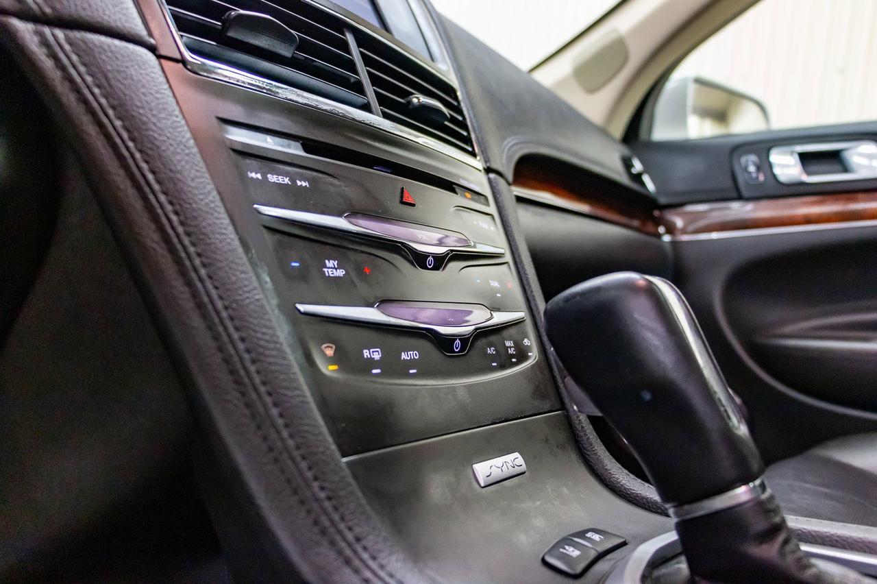 2015 Lincoln MKT AWD Luxury Edition Leather Roof Nav Red Deer AB