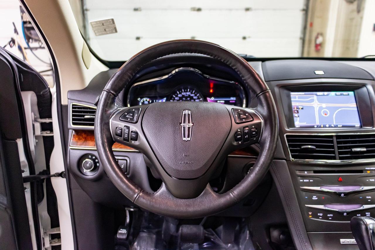 2015 Lincoln MKT AWD Luxury Edition Leather Roof Nav Red Deer AB